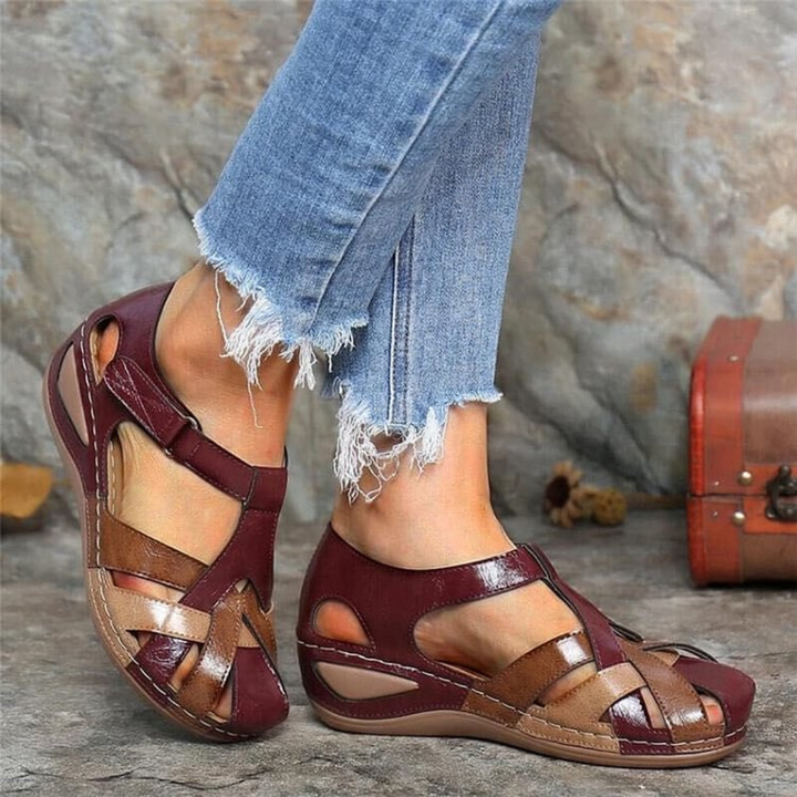 CECILE / ORTHOPAEDIC LIFT SANDALS