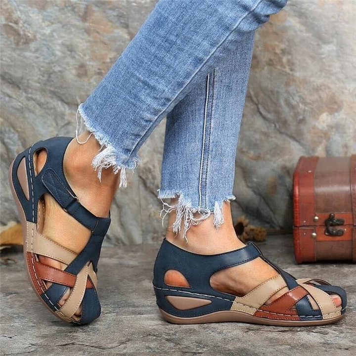 CECILE / ORTHOPAEDIC LIFT SANDALS